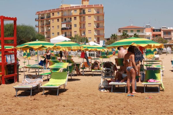 Spiaggia Pietrenere Beach (2)